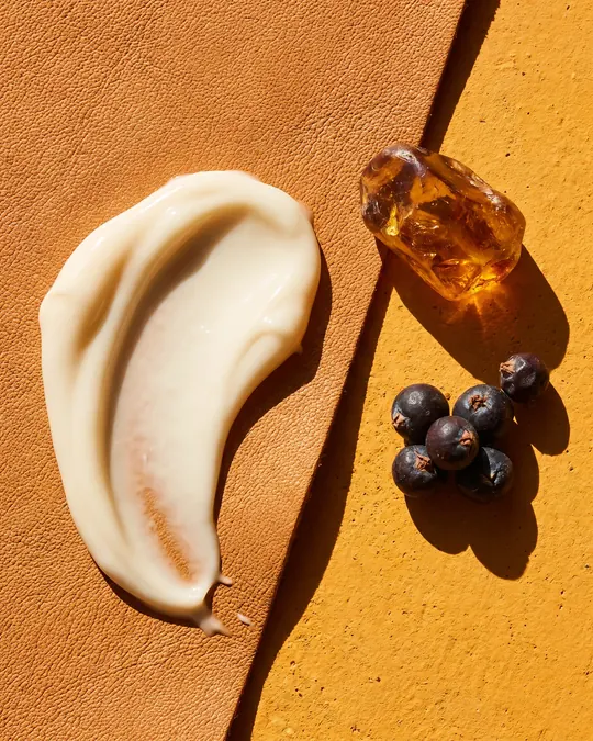 Ambarina Hand Cream, Woody Amber & Leather, texture close-up