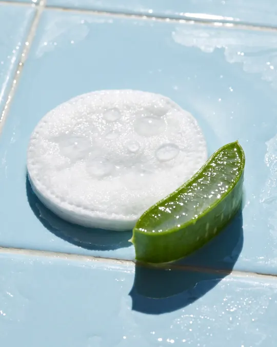 Pasadita Micellar Cleansing Water, texture close-up
