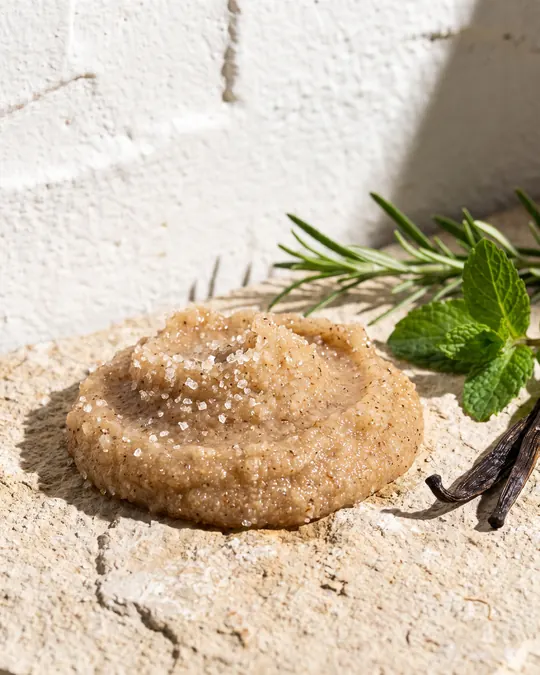 Restregón Rosemary & Mint Scalp Scrub, texture close-up