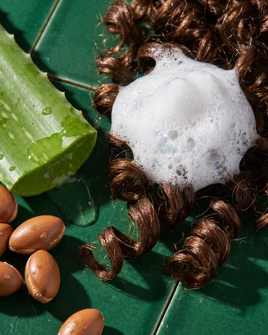 Rizosa Curl Shampoo, texture close-up